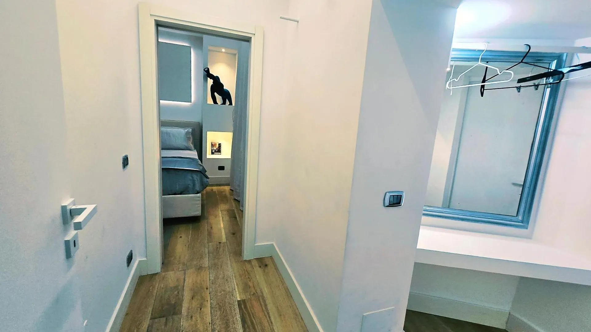 B89 Luxury Gallery House Piazza Di Spagna ローマ アパート
