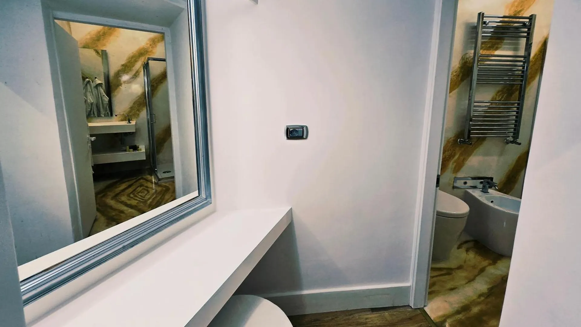 B89 Luxury Gallery House Piazza Di Spagna ローマ アパート